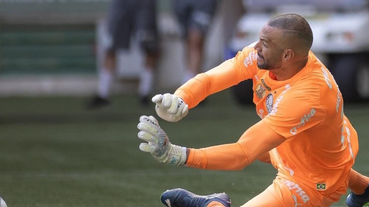 Experiência em campoCom bagagem até de Copa do Mundo, Weverton é a esperança do Palmeiras para uma possível disputa de pênaltis. Nas últimas sete vezes em que o Verdão decidiu uma partida nas penalidades, o goleiro defendeu ao menos um pênalti em cinco oportunidades