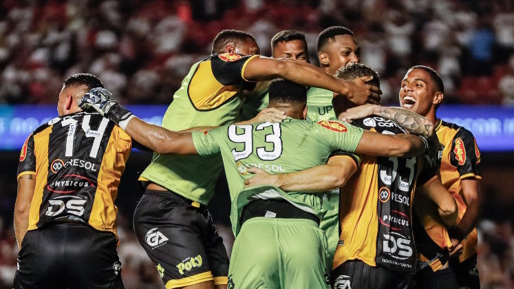 NovorizontinoCom uma campanha que surpreendeu neste campeonato, o Novorizontino visita o Palmeiras na tentativa de estar em uma final após 34 anos. A equipe de Novo Horizonte protagonizou a conhecida como 