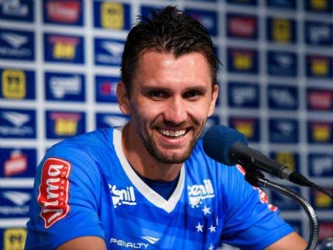 Paulo André foi companheiro de Fábio no Cruzeiro. E não se dispôs nem a se despedir do goleiro