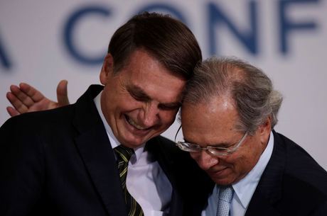 A gente vai sair junto', afirma Bolsonaro ao lado de Guedes