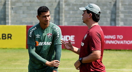 Paulo Henrique Ganso e Fernando Diniz durante treino do Fluminense