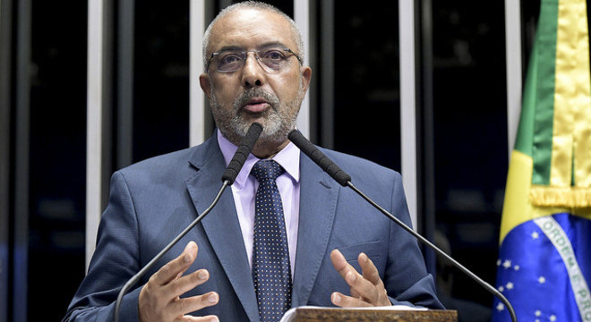 Paulo Paim anunciou a realização de duas audiências para discutir a reforma
