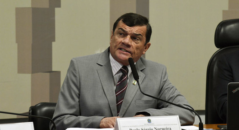 Ministro da Defesa, general Paulo Sérgio Nogueira, fala sobre eleições em comissão no Senado