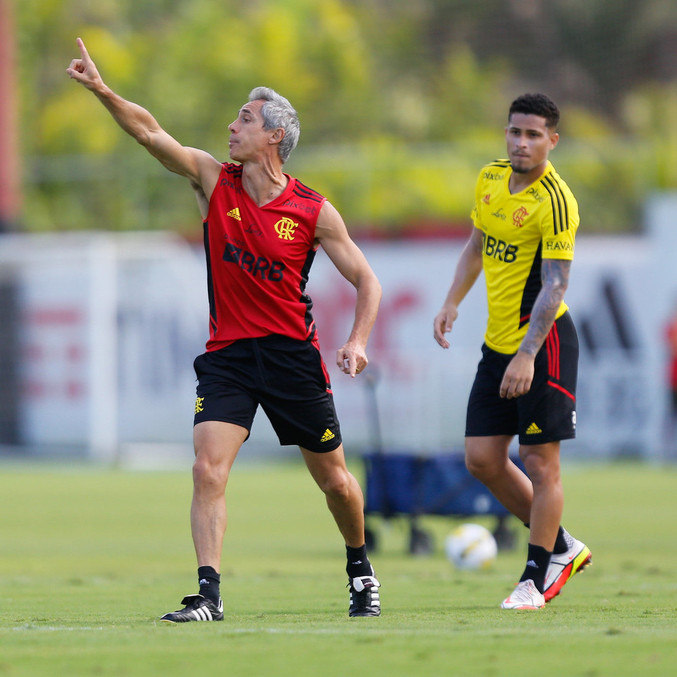 Paulo Sousa no treino do Flamengo no CT Ninho do Urubu