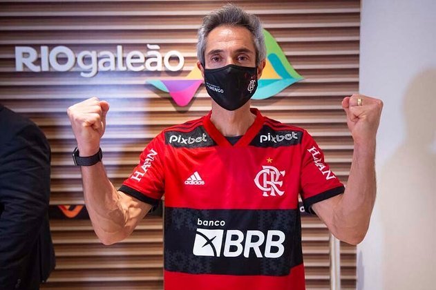 Paulo Sousa comemorou a chance de treinar o Flamengo. Em entrevista à Fla TV, ele destacou que oportunidades como essa não aparecem muitas vezes na carreira de um treinador