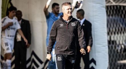 Paulo Turra aguarda mais reforços no Santos