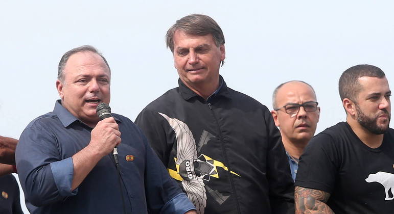 Exército decide não punir Pazuello por ato com Bolsonaro no Rio