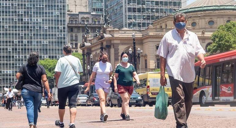 Mais da metade da população da cidade de SP sairia da cidade se pudesse, aponta pesquisa