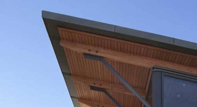 Pedra mineira na entrada da casa