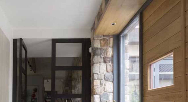 Pedra mineira na sala de estar 