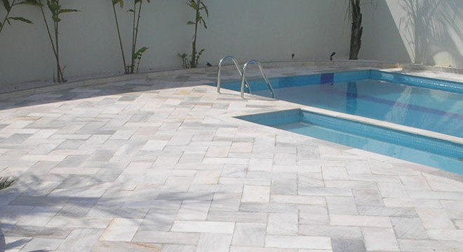 Pedra mineira para piscina