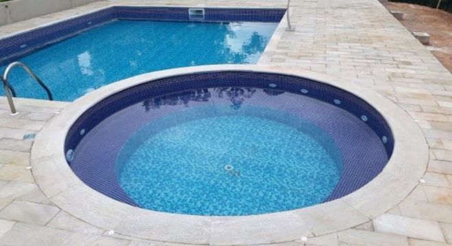 Pedra são tomé para borda de piscina