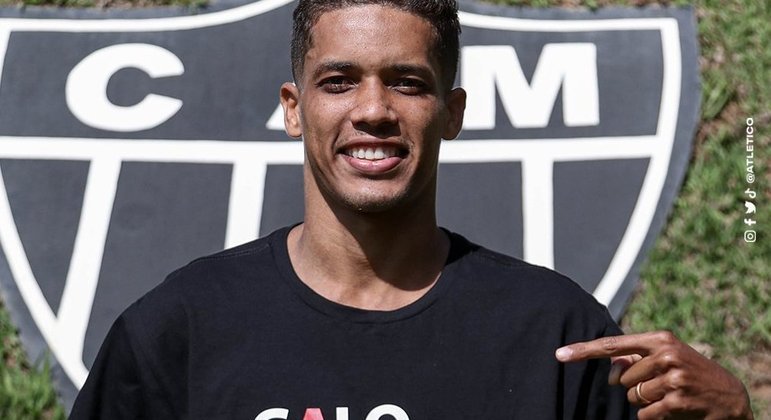 Pedrinho. Acertou por um ano. Receberá R$ 11 milhões pelos 12 meses no Atlético