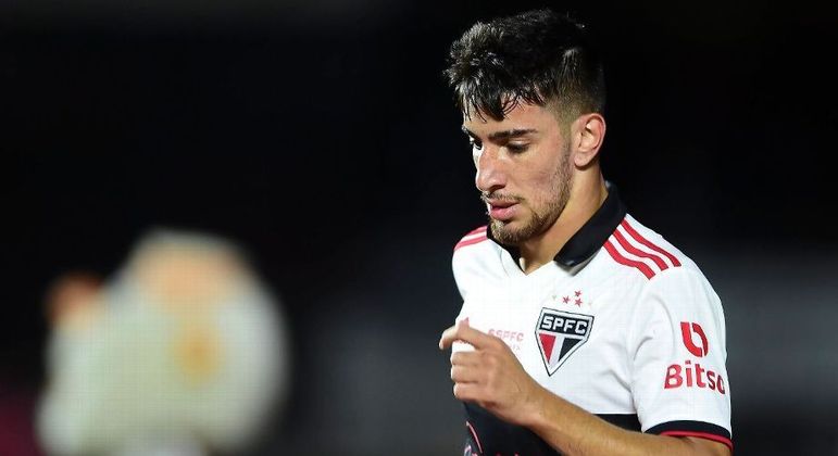Pedrinho terá de responder às autoridades por ameaça de morte à namorada. Afastado do São Paulo