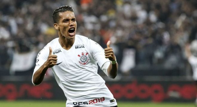 Só promessas? Pedrinho e Rodrygo chegam sem lugar consolidado em clássico