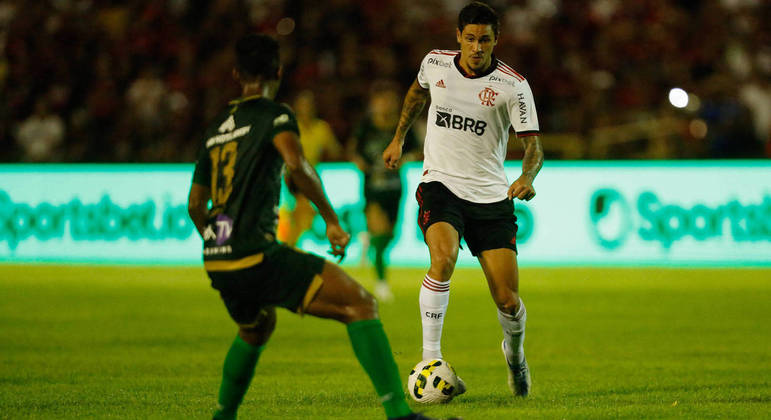 Pedro durante a partida entre Flamengo e Altos (PI) pela Copa do Brasil
