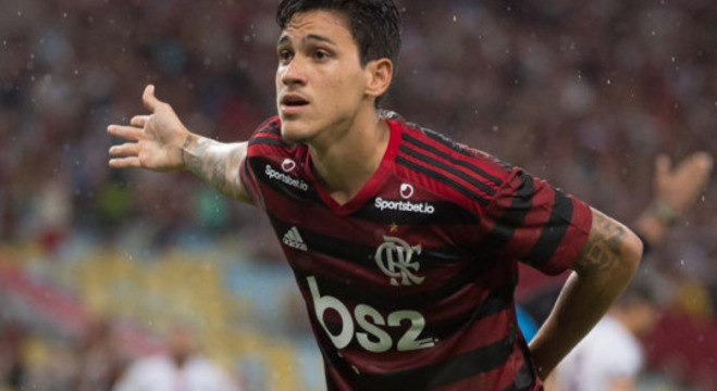 A Globo não mostrou o primeiro encontro de Pedro com a torcida do Flamengo