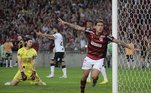 Atacante Pedro comemora gol no Maracanã