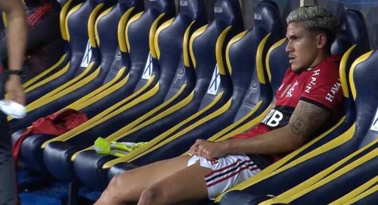 Pedro não entrou na partida. Mesmo com Sampaoli podendo fazer mais uma alteração
