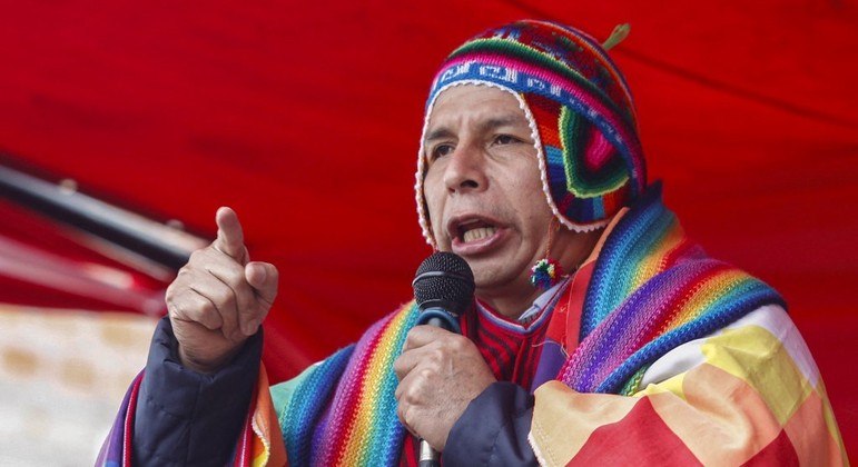 Pedro Castillo foi destituído do poder pelo Congresso do Peru