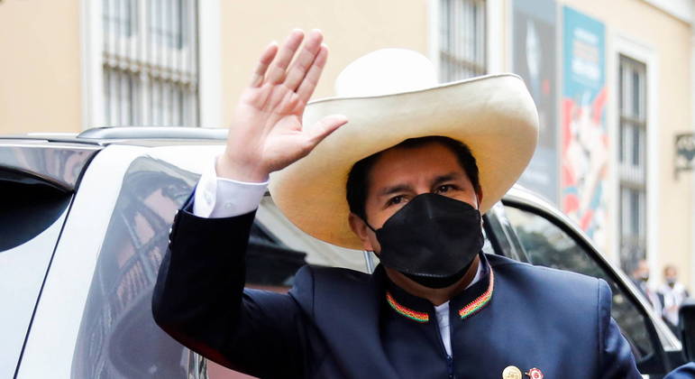 Pedro Castillo tomou posse como presidente do Peru nesta quarta-feira
