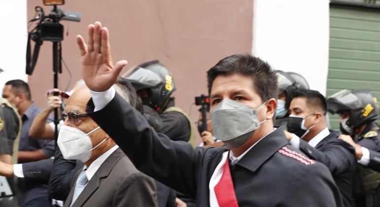Pedro Castillo, presidente do Peru, enfrenta o segundo pedido de impeachment desde a eleição