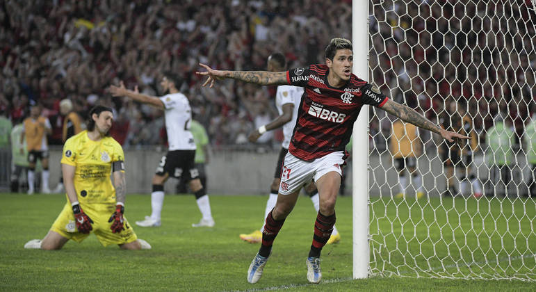 Pedro comemora o gol contra o Corinthians pela Libertadores