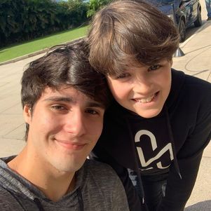 "Somos parecidos?", pergunta Pedro David aos seguidores