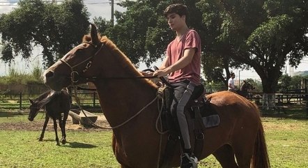 Pedro David supera medo de andar a cavalo