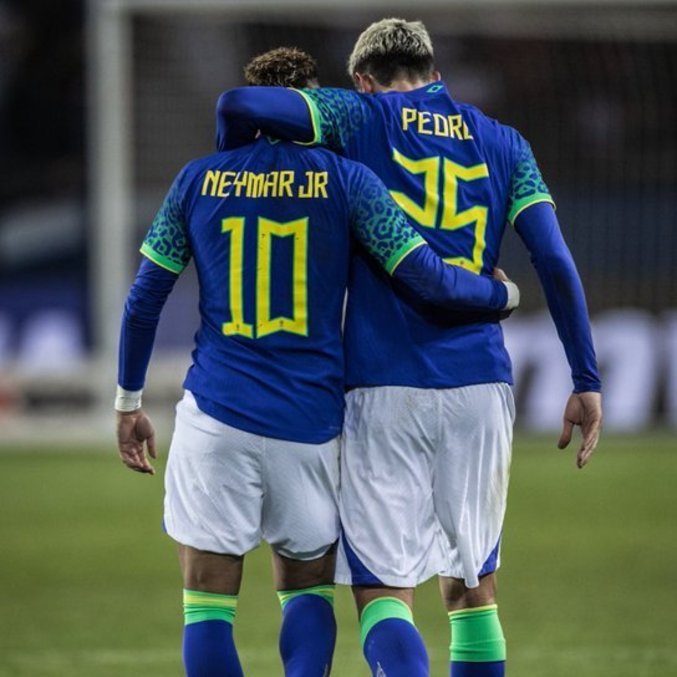 Pedro fez questão de colocar nas redes sociais o abraço com Neymar. Os dois se completam