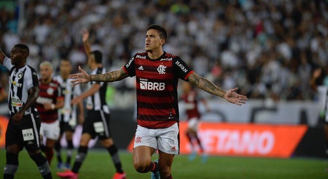 Atacante Pedro comemora o gol diante do Botafogo, pelo Campeonato Carioca