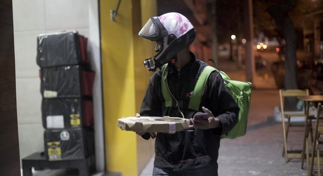 Há três meses, Pedro anunciou no YouTube que largaria o trabalho fixo para ficar só nos apps