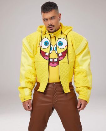 Pedro Sampaio com estampa de Bob Esponja