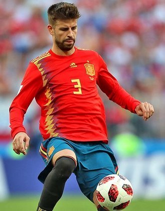 Pela Seleção Espanhola, ganhou, além da Copa do Mundo, a Eurocopa de 2012, torneio que é disputado de quatro em quatro anos. Este ano tem mais. No entanto, ele não deve ser convocado. 