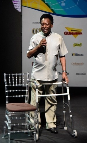Pelé. Necessidade de andador. 2018