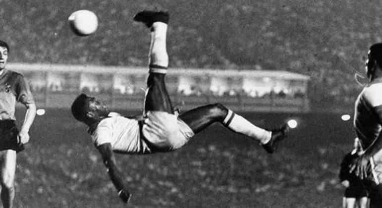 A bicicleta de Pelé, que o clique de Alberto Ferreira eternizou