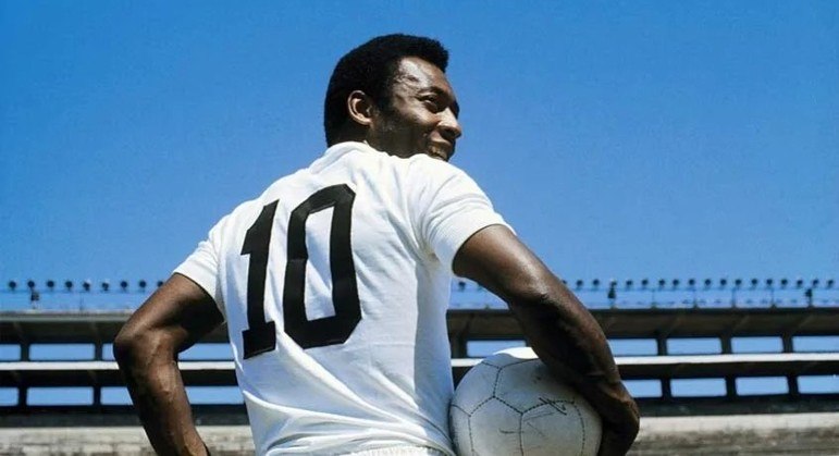 Rei do Futebol, Pelé recebeu a Ordem em 1969 das mãos do então presidente Emílio Garrastazu Médici. Em 2008, Cafu também foi agraciado com a honraria, no grau de Oficial. Com 37 anos, ele recebeu a medalha em Milão, das mãos do cônsul brasileiro Antonio Augusto Dayrell de Lima