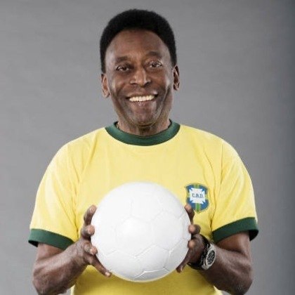 Perto de completar 81 anos, Pelé revelou na última segunda-feira (6) que passou por uma cirurgia para retirada de um tumor no cólon direito. O Rei do Futebol disse estar bem após o procedimento, mas tem visitado cada vez mais o hospital nos últimos anos. A primeira operação no quadril, em 2012, iniciou um período de muitas visitas a hospitais nos últimos anos. Acompanhe o histórico recente de saúde do ex-jogador