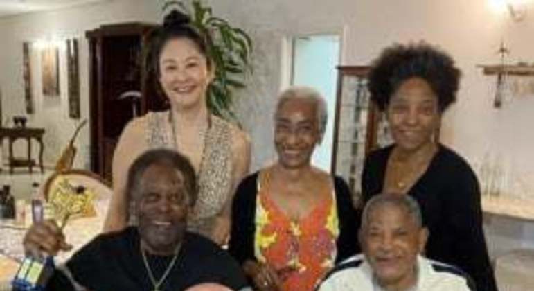 Pelé com família e amigos