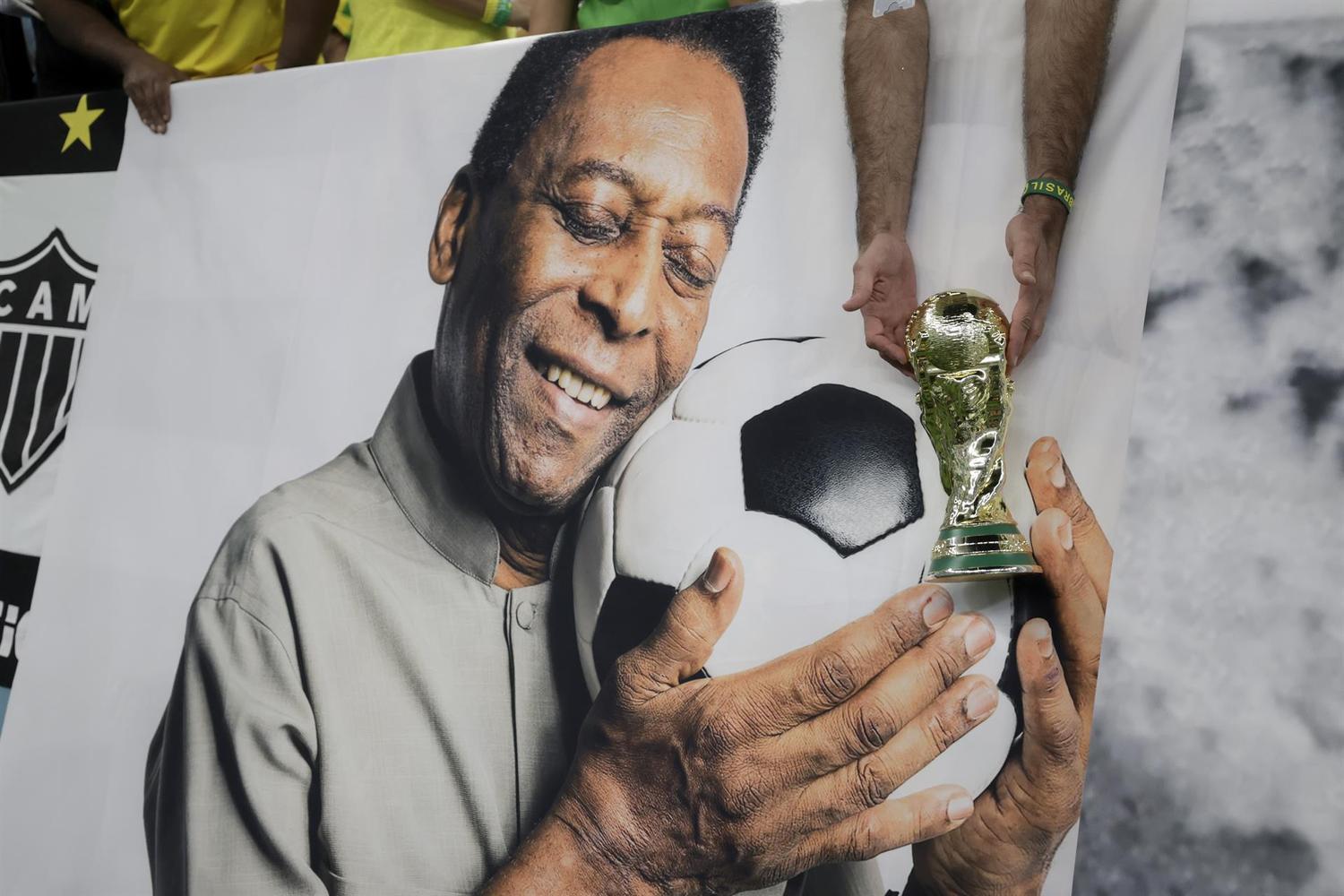 Títulos, gols, cinema, música e mais: a vida e a obra de Pelé, o Rei do  Futebol - Lance!