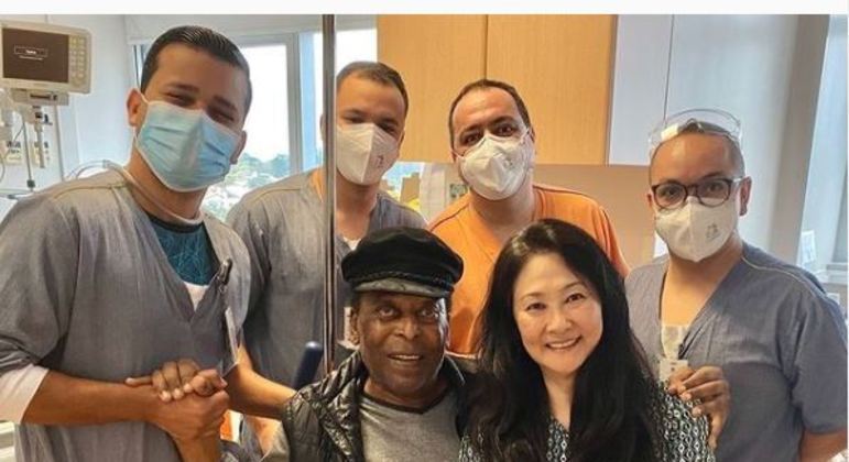 Pelé recebeu alta no fim de setembro após ter descoberto tumor no intestino