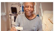 Filha de Pelé joga cartas com pai no hospital: 'Vários passos pra frente' 
