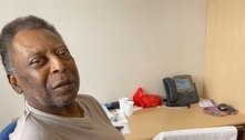 Pelé canta hino do Santos durante recuperação em hospital