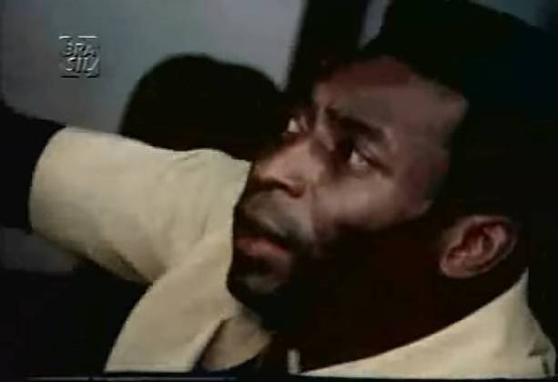 Pelé não se limitou às quatro linhas e também atuou em alguns filmes, como “A Marcha” (1972) e “Os Trombadinhas” (1979). Também teve participação em documentários sobre a sua vida, como em “Pelé Eterno” (2004) e no mais recente, “Pelé”, que estreou pela Netflix em fevereiro de 2021.