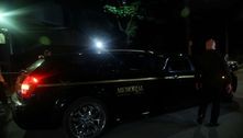Corpo de Pelé chega ao estádio da Vila Belmiro, em Santos