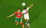 Pelo alto, o balé dos jogadores de Portugal e Marrocos