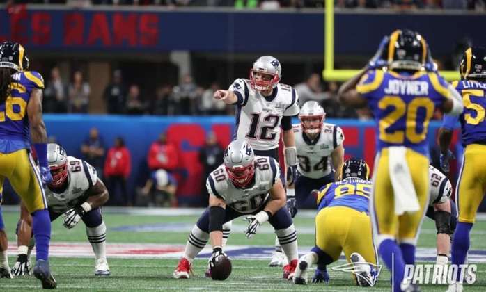 Pelo terceiro ano consecutivo, Brady e os Pats estavam no Super Bowl. E com vitória novamente. Brady foi discreto, mas somou o seu sexto anel de campeão. Teve 265 jardas passadas e uma interceptação. 