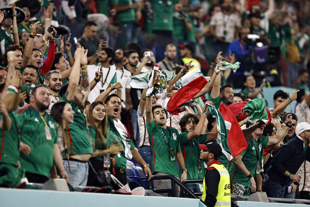 Pênalti defendido por Ochoa foi comemorado como um gol pela torcida do México