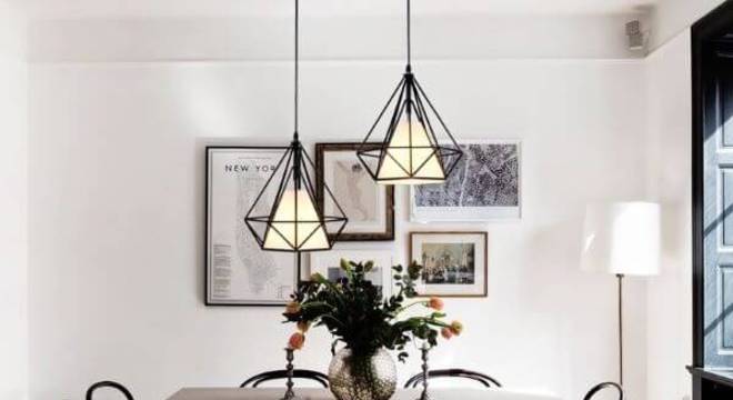 Pendente aramado em formato diamante