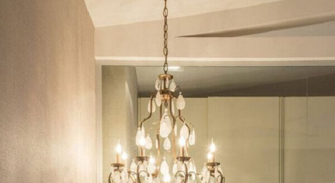 pendente de cristal para quarto com formato candelabro 